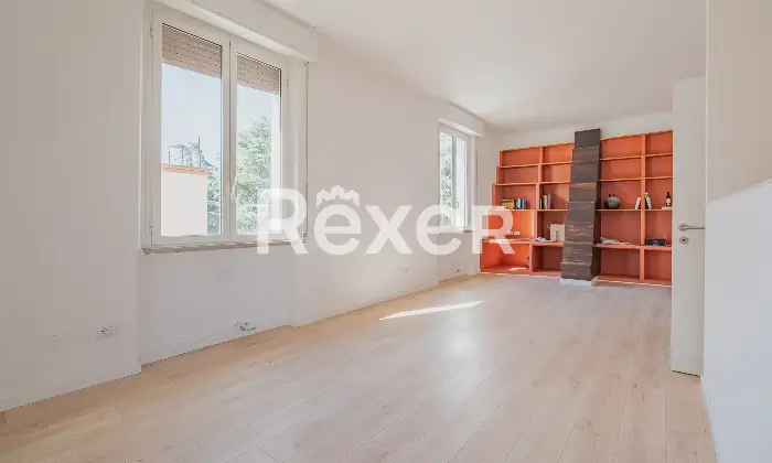 Rexer-Roma-CITTA-GIARDINO-ATTICO-INTERO-PIANOTERZO-SENZA-ASCENSORE-Altro