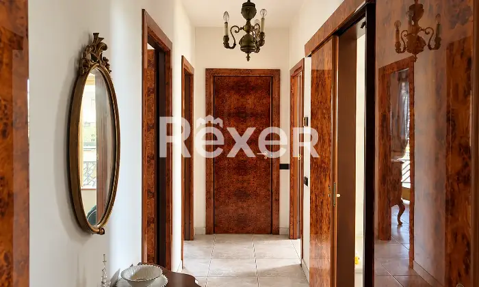 Rexer-Caserta-Appartamento-in-Vendita-in-Via-Antonio-Canova-a-Caserta-Ingresso