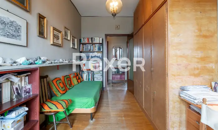 Rexer-Milano-Ampio-e-luminoso-appartamento-di-mq-in-Via-della-Rondine-Camera