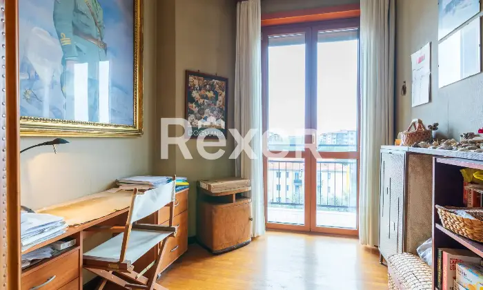 Rexer-Milano-Ampio-e-luminoso-appartamento-di-mq-in-Via-della-Rondine-Camera-da-letto