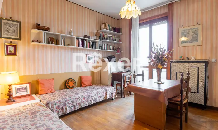 Rexer-Milano-Ampio-e-luminoso-appartamento-di-mq-in-Via-della-Rondine-Camera-da-letto