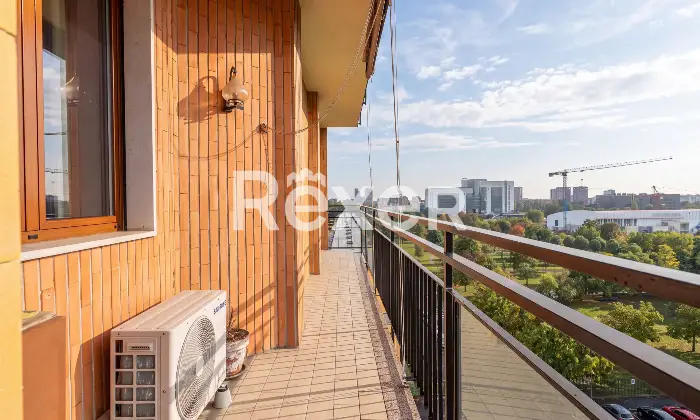 Rexer-Milano-Ampio-e-luminoso-appartamento-di-mq-in-Via-della-Rondine-Balcone