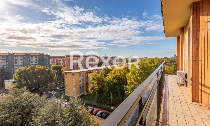 Rexer-Milano-Ampio-e-luminoso-appartamento-di-mq-in-Via-della-Rondine-Vista