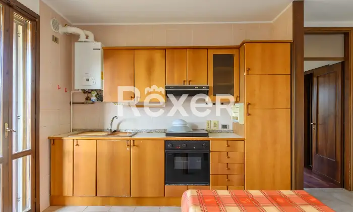 Rexer-Padova-Appartamento-soggiorno-angolo-cottura-due-camere-due-bagni-e-garage-Altro
