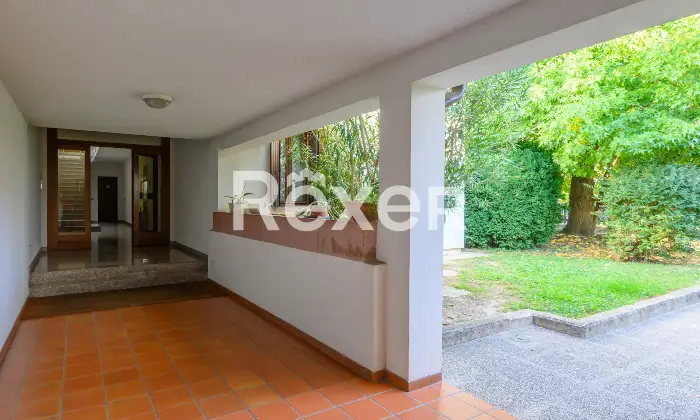 Rexer-Padova-Appartamento-soggiorno-angolo-cottura-due-camere-due-bagni-e-garage-Altro