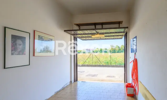 Rexer-Padova-Appartamento-soggiorno-angolo-cottura-due-camere-due-bagni-e-garage-Altro