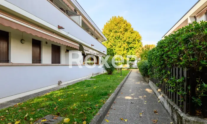 Rexer-Padova-Appartamento-soggiorno-angolo-cottura-due-camere-due-bagni-e-garage-Altro