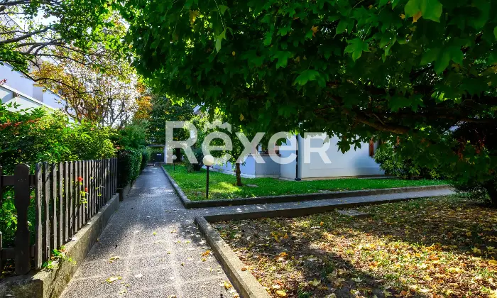 Rexer-Padova-Appartamento-soggiorno-angolo-cottura-due-camere-due-bagni-e-garage-Altro