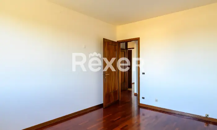 Rexer-Padova-Appartamento-soggiorno-angolo-cottura-due-camere-due-bagni-e-garage-Altro