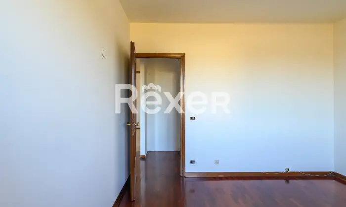 Rexer-Padova-Appartamento-soggiorno-angolo-cottura-due-camere-due-bagni-e-garage-Altro