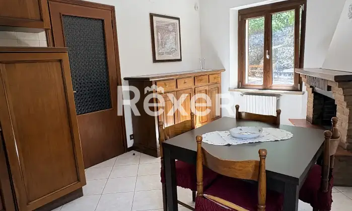 Rexer-Serravalle-di-Chienti-Splendida-porzione-di-bifamiliare-sui-monti-Sibillini-completamente-ristrutturata-Cucina
