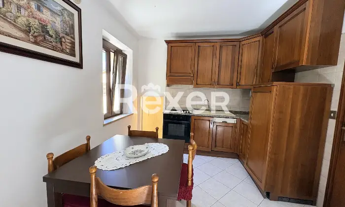 Rexer-Serravalle-di-Chienti-Splendida-porzione-di-bifamiliare-sui-monti-Sibillini-completamente-ristrutturata-Cucina