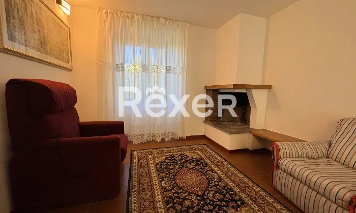 Rexer-Serravalle-di-Chienti-Splendida-porzione-di-bifamiliare-sui-monti-Sibillini-completamente-ristrutturata-Soggiorno