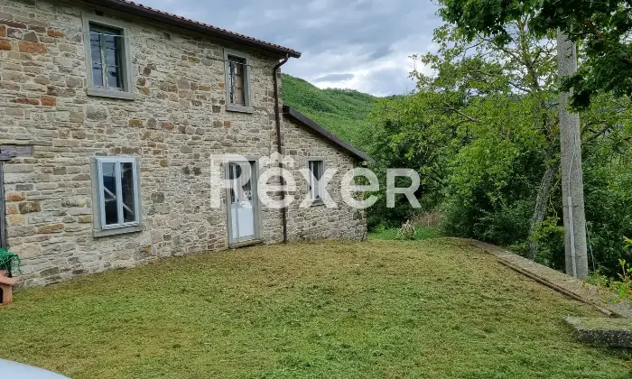 Rexer-Casteldelci-Casa-su-due-livelli-con-giardino-e-garage-a-San-Donato-Casteldelci-Altro