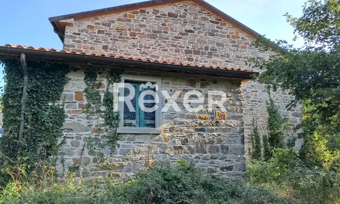 Rexer-Casteldelci-Casa-su-due-livelli-con-giardino-e-garage-a-San-Donato-Casteldelci-Altro