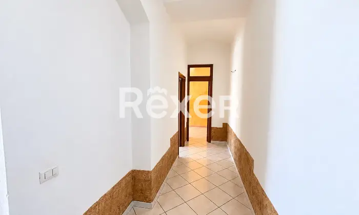Rexer-Bosa-Ampio-appartamento-al-piano-terra-con-garage-Altro