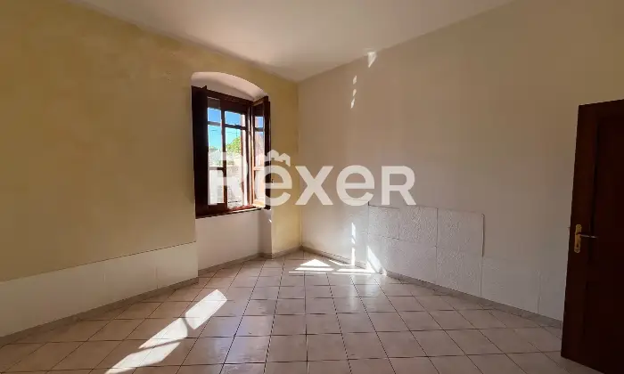 Rexer-Bosa-Ampio-appartamento-al-piano-terra-con-garage-Altro