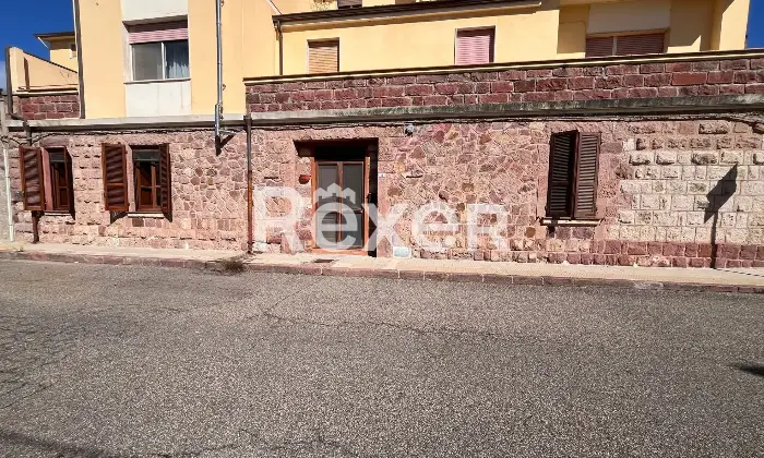 Rexer-Bosa-Ampio-appartamento-al-piano-terra-con-garage-Altro