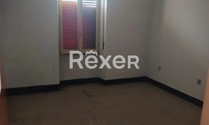Rexer-Orosei-Vecchia-caserma-di-polizia-su-tre-piani-con-ampie-superfici-e-locali-accessori-Altro
