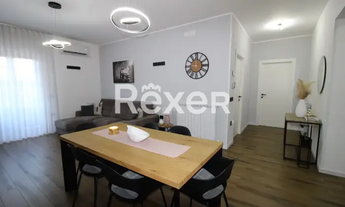 Rexer-Roggiano-Gravina-Appartamento-ristrutturato-con-due-balconi-e-soffitta-Roggiano-Gravina-CS-Altro