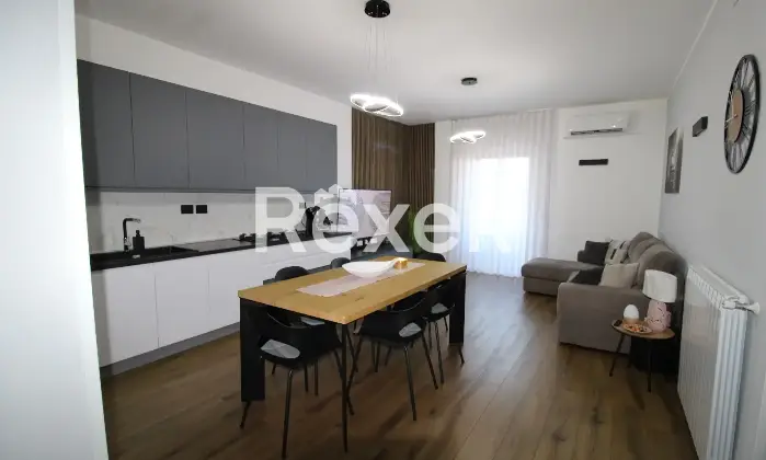 Rexer-Roggiano-Gravina-Appartamento-ristrutturato-con-due-balconi-e-soffitta-Roggiano-Gravina-CS-Altro