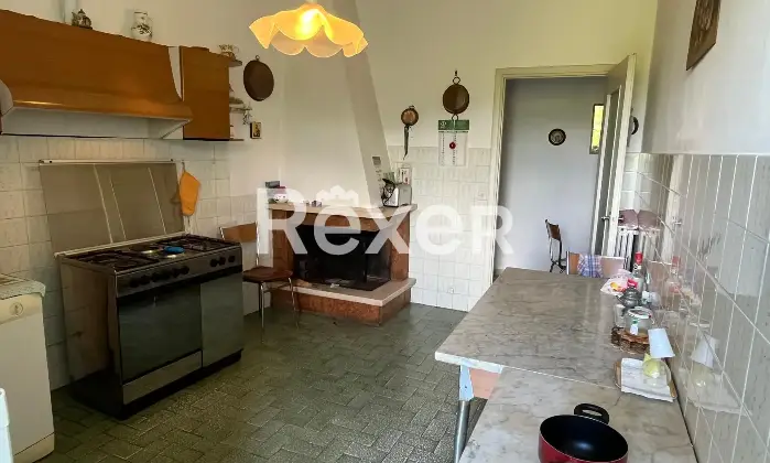 Rexer-Arce-Abitazione-cielo-terra-in-vendita-in-Via-Civita-Farnese-Centro-ad-Arce-Altro