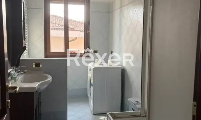 Rexer-Nova-Milanese-Trilocale-con-sottotetto-e-posti-auto-Bagno