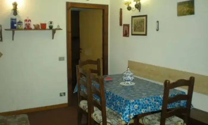 Rexer-Sauze-di-Cesana-Monolocale-a-sestriere-TAVOLA-PRANZO