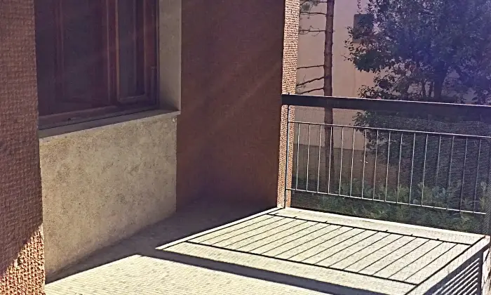 Rexer-Trieste-Ampio-appartamento-in-zona-residenziale-TERRAZZO