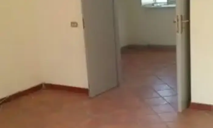 Rexer-Montoro-Montoro-Superiore-buono-stato-mq-con-terrazzo-ALTRO