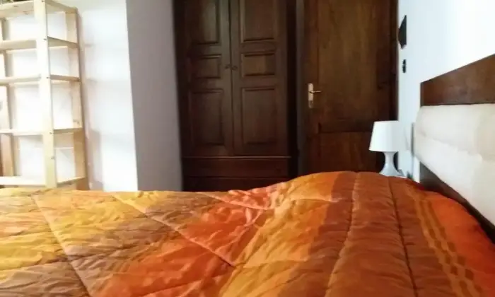 Rexer-Giugliano-in-Campania-FIITTASI-MONOLOCALI-E-BILOCALI-USO-TRANSITORIO-VARCATURO-CAMERA-DA-LETTO