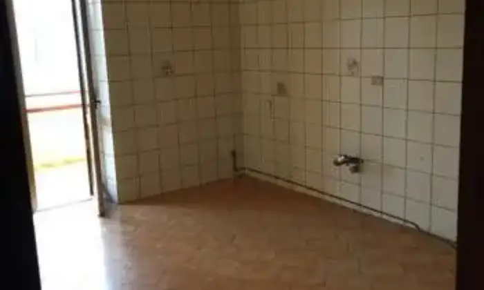 Rexer-Giugliano-in-Campania-Quadrilocale-luminoso-CUCINA