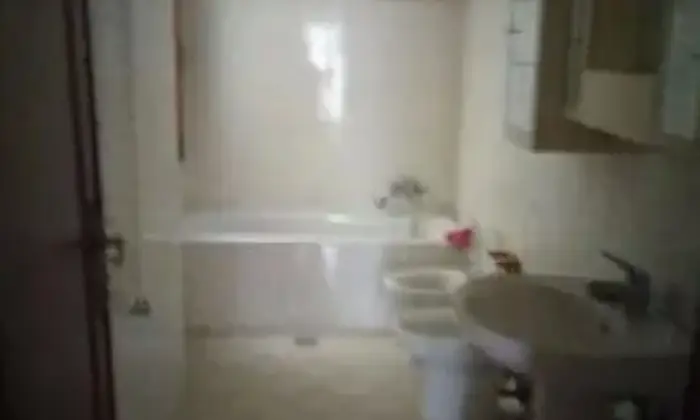 Rexer-Roma-Trilocale-buono-stato-BAGNO
